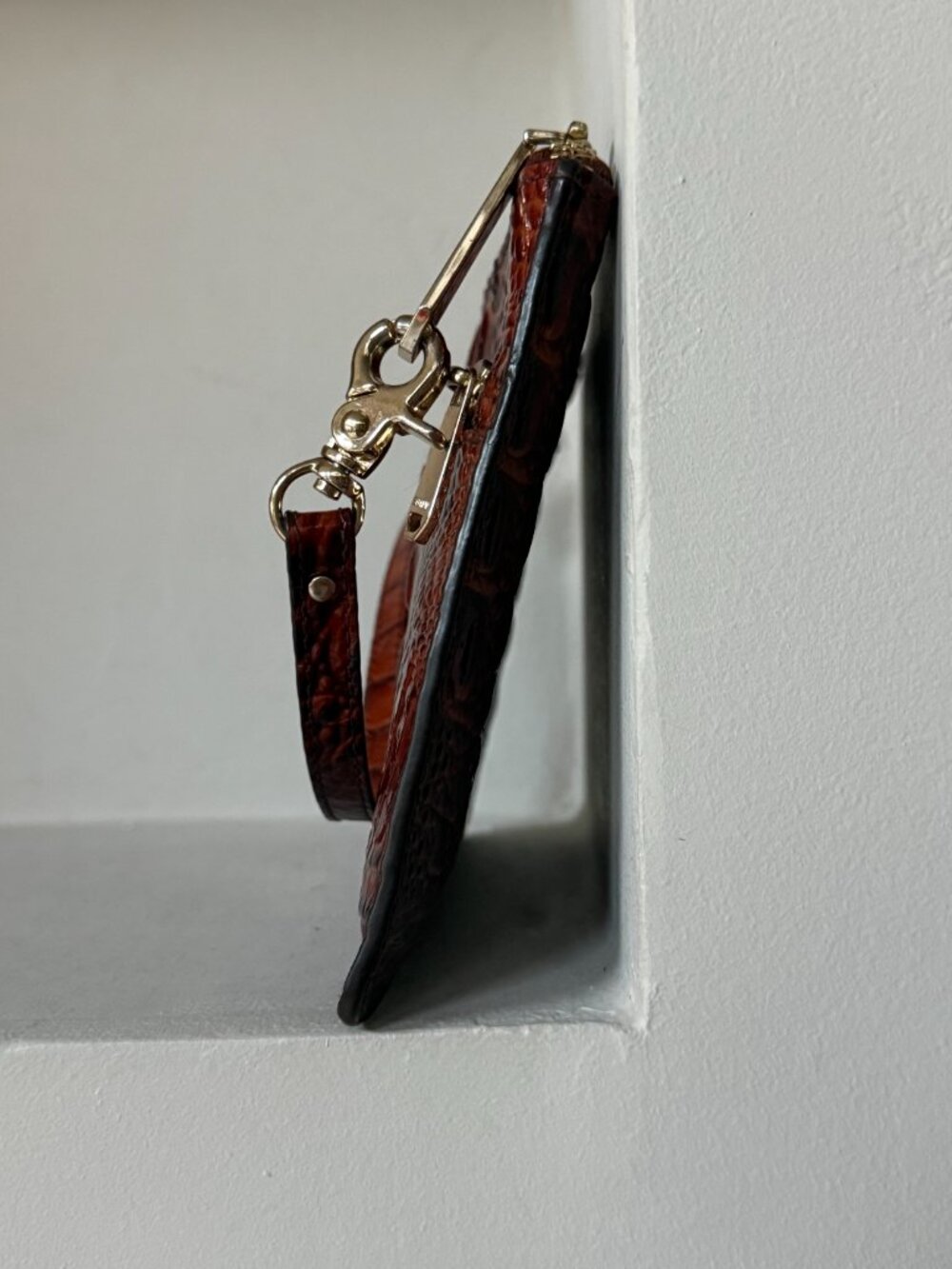 Brahmin Pecan Brown Croc Embossed Leather Wristlet Clutch Gold Hardware - Picture 5 of 10